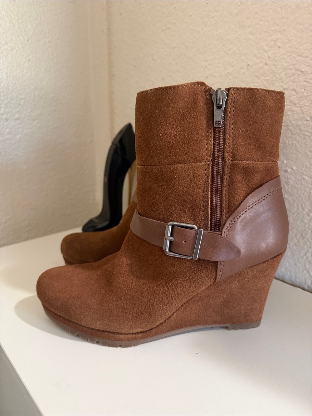 Dolce vita  Brown Suede Sherpa. Boots